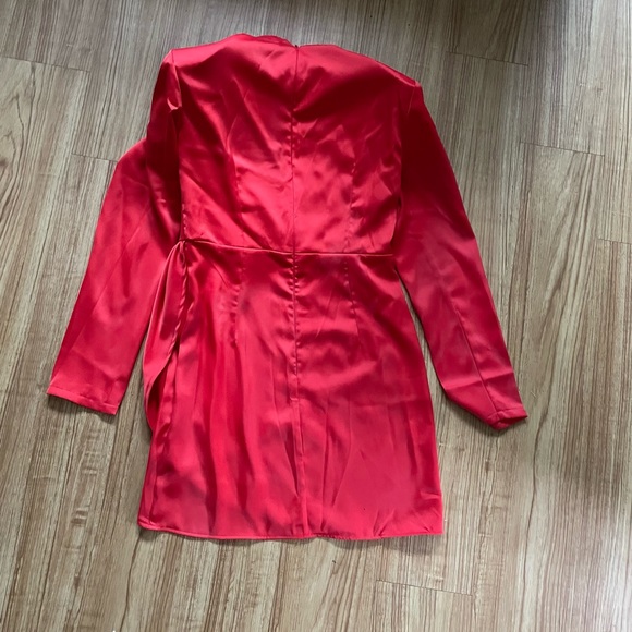 Prettylittlething dress - Picture 5 of 10